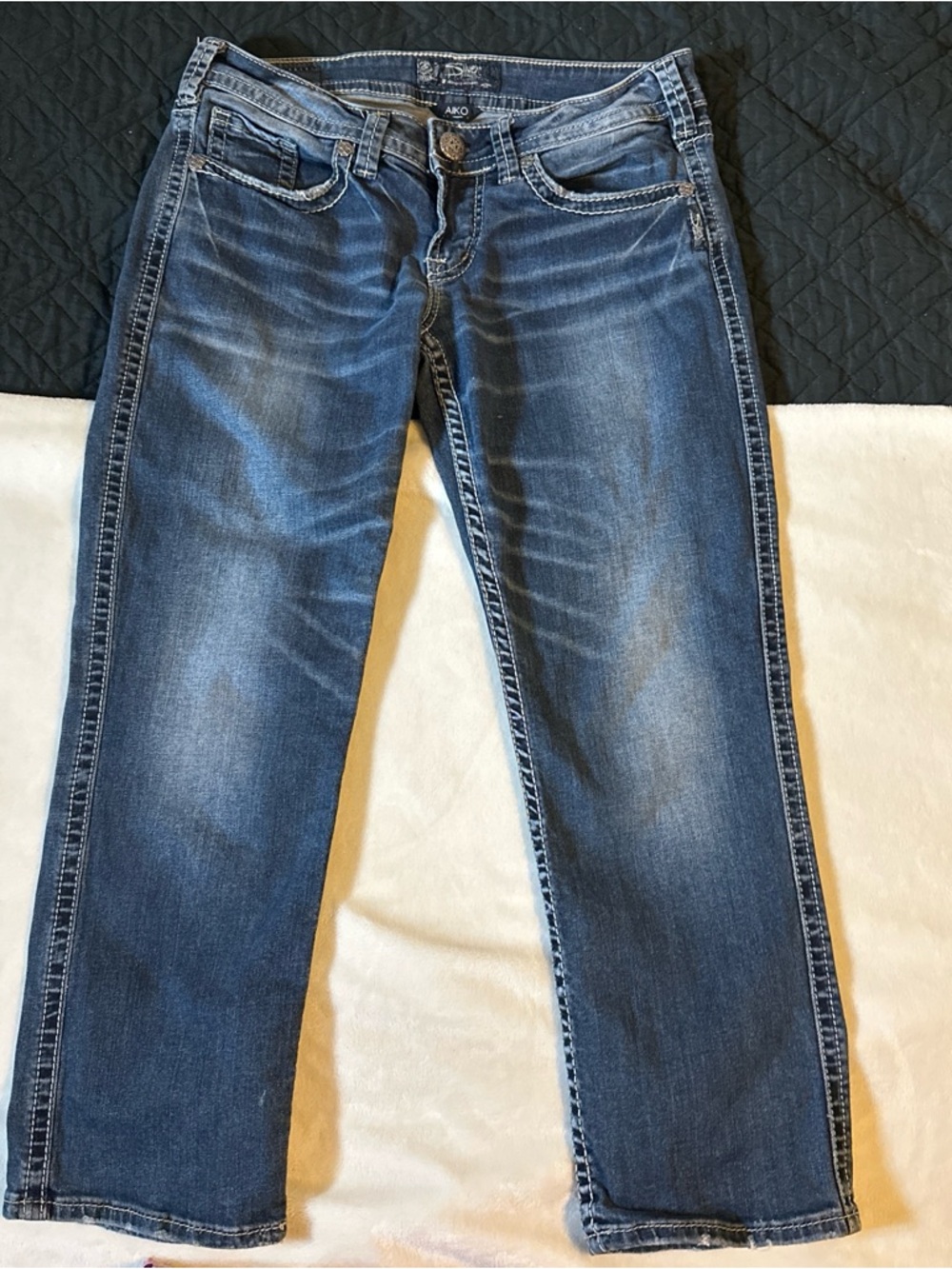 Silver Jeans Women's Blue Cropped Straight capri pants
